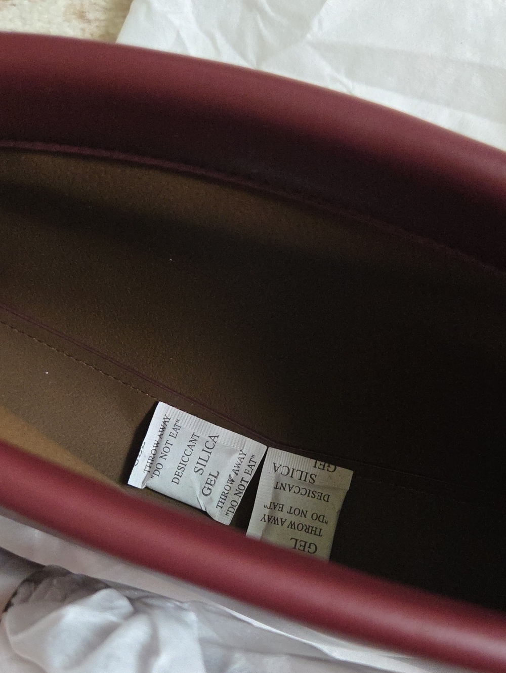 NWT Le Click Small Shoulder Bag in Glossy Leather Burgundy East West Bag - Picture 7 of 9